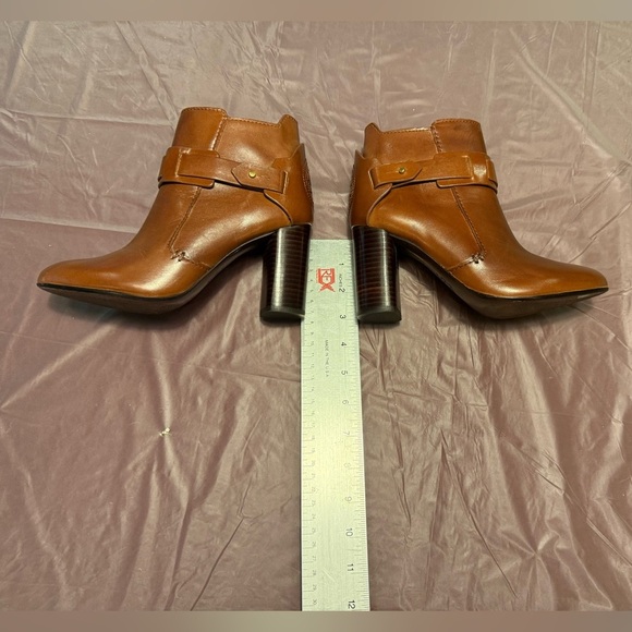 Tory Burch Colton 85MM Almond Brown Leather 3.25”Heel Booties Size 5 MSRP $495 - Picture 13 of 13